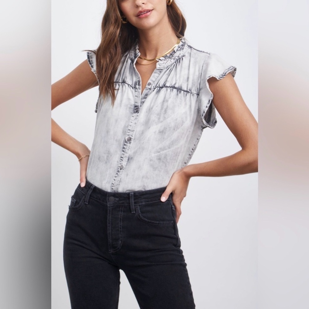 Rails Ruthie Charcoal Cloud Wash Flutter Sleeve Top‎ Ruffled Blouse